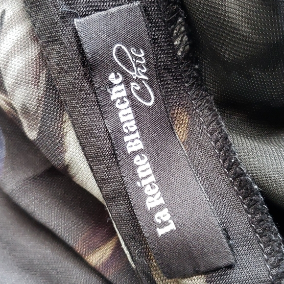 Women's Dress - Picture 6 of 10